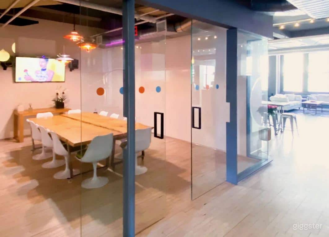 Cozy Conference Room w/ Complete Amenities in NYC Photo 1
