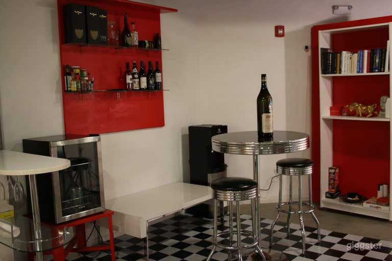  Multi-purpose Spacious Underground Creative Studio in heart of Valencia 