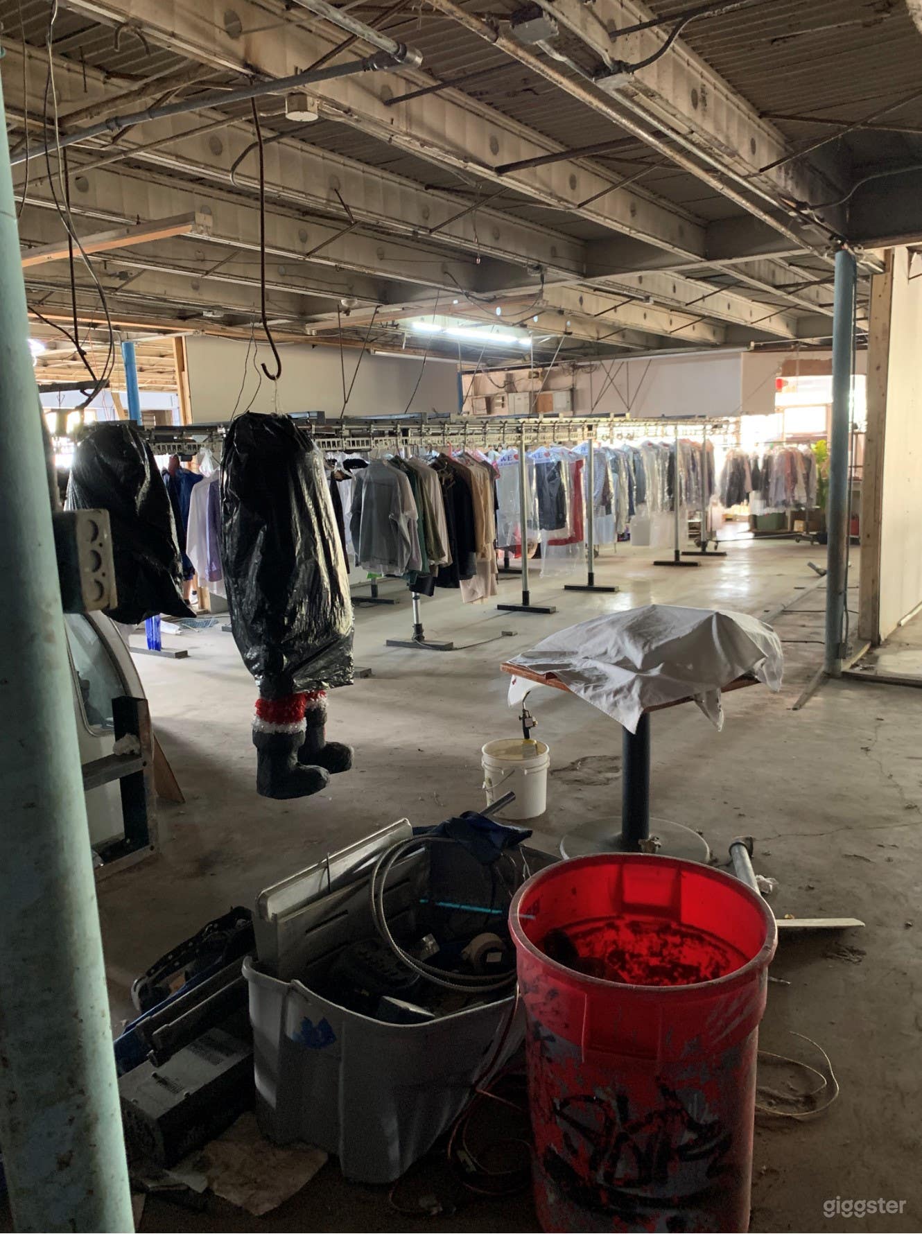 Washer-Laundry Business with plenty of parking spaces in Houston Texas Photo 3