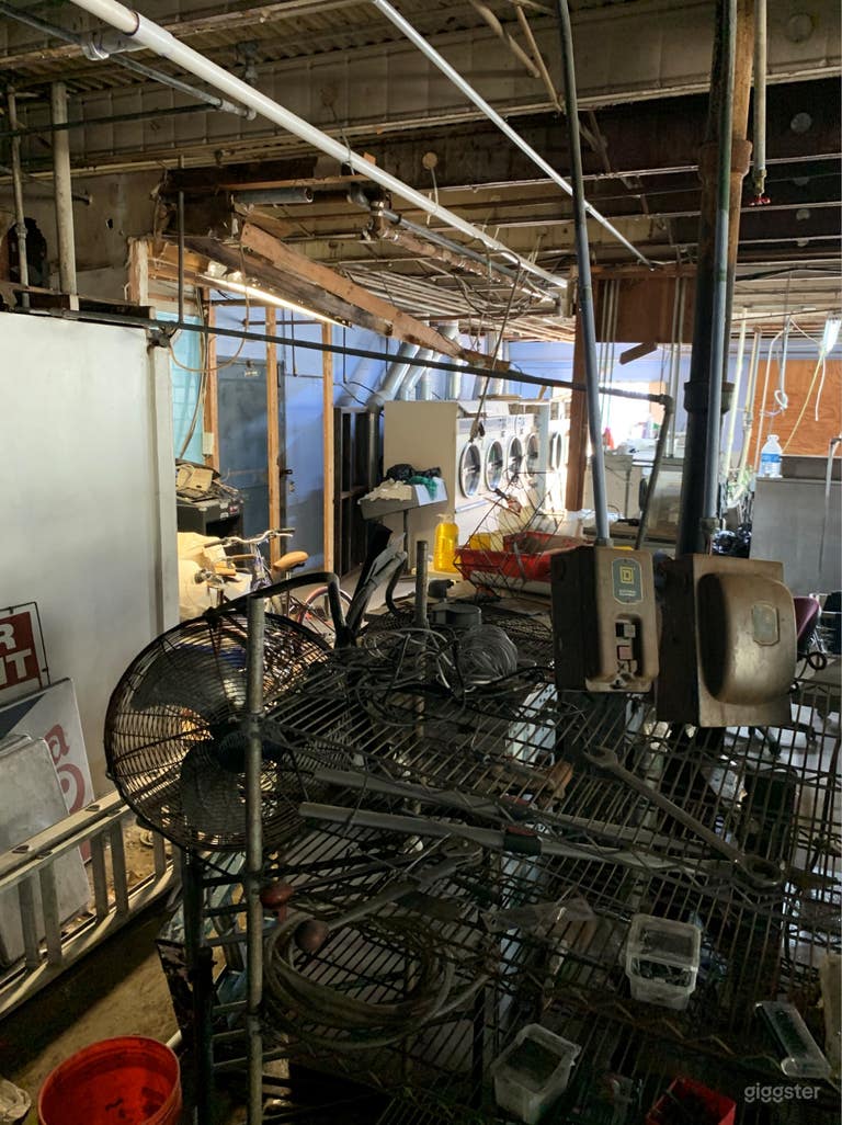  Washer-Laundry Business with plenty of parking spaces in Houston Texas 