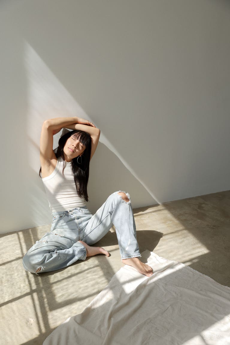  Photo Studio Loft w/ Stunning Light & Iconic Views 