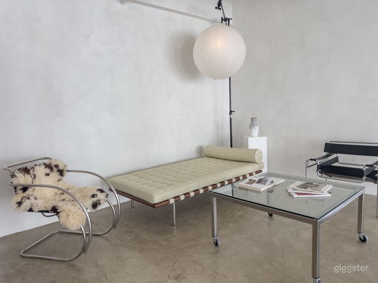  Photo Studio Loft w/ Stunning Light & Iconic Views 