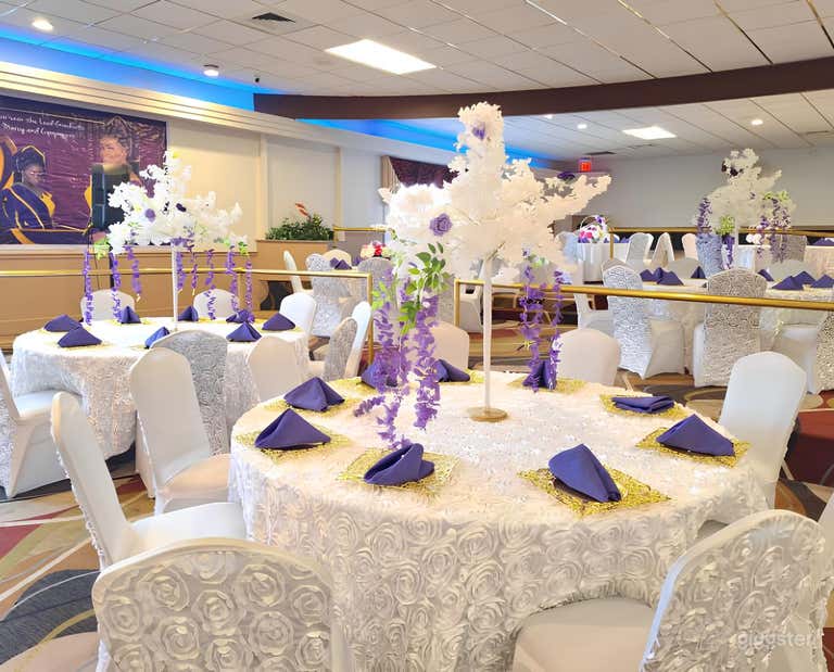  Glamoura Banquet Space 