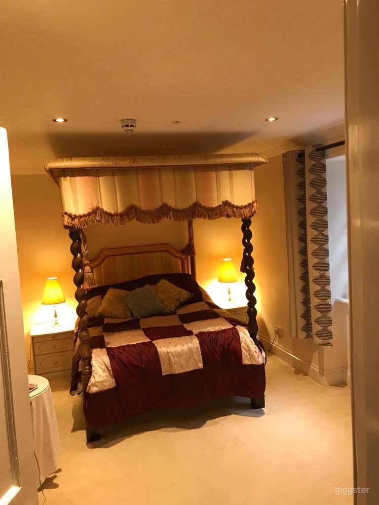 Castle Style Country House  Photo 4