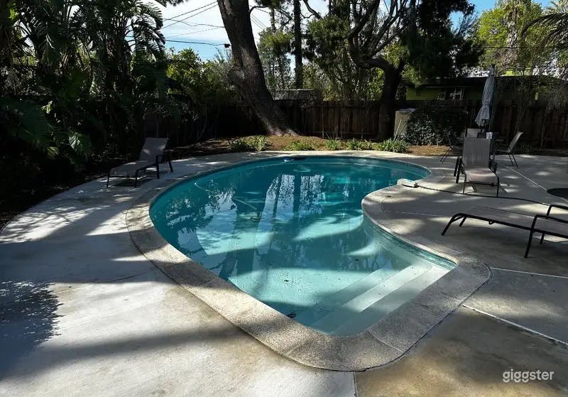 Pool in a Charming and Bright Home Photo 3