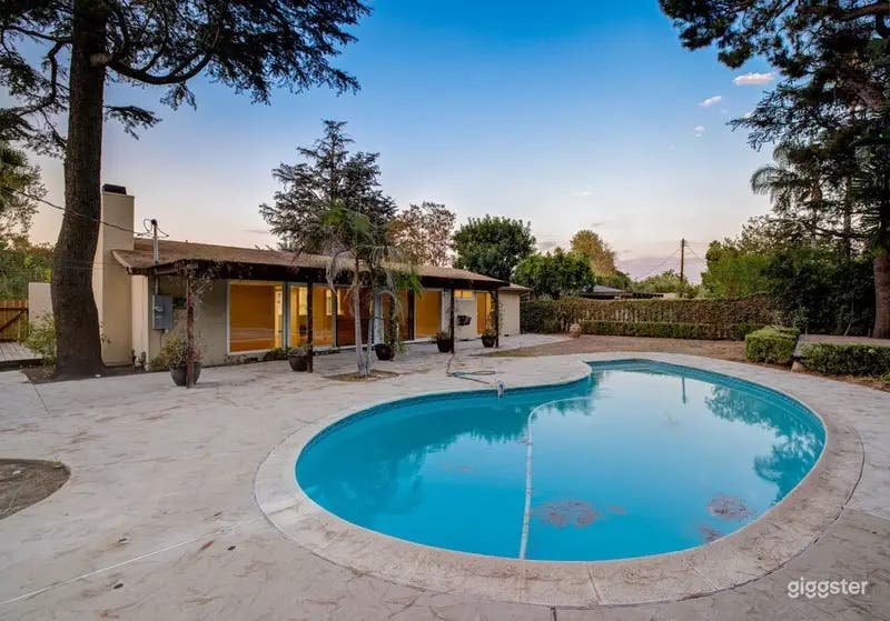 Pool in a Charming and Bright Home Photo 2