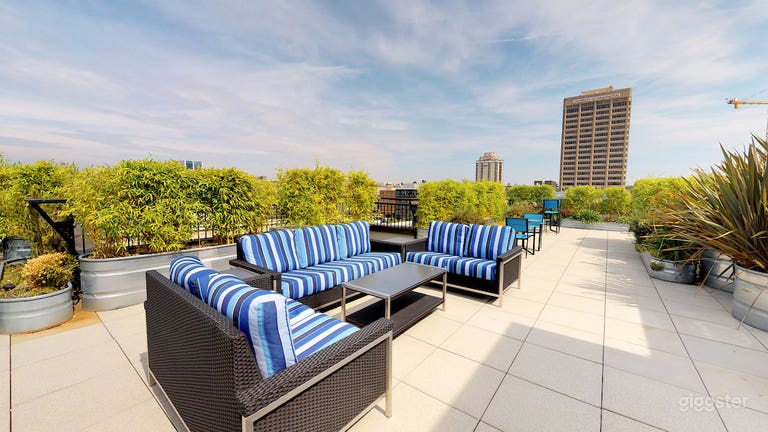  Charming Rooftop Deck w/ Seattle Skyline View 