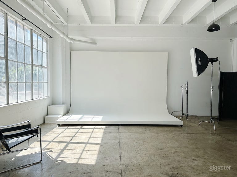  Curated Loft with Limewash Wall, Cyc Wall & A/C 