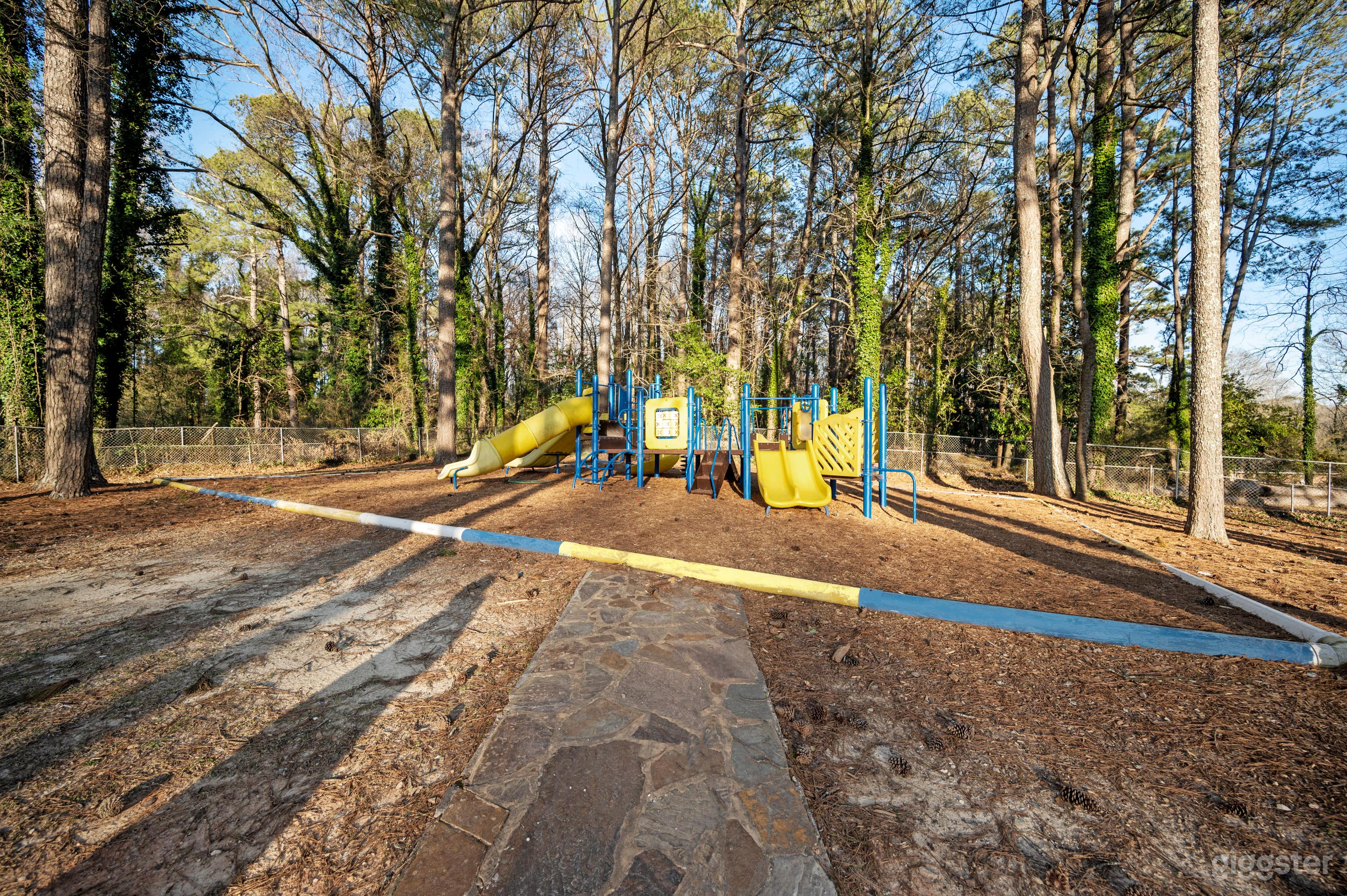 Spacious 2-Acre Venue w/ Playgrounds &amp; Kitchen Photo 4