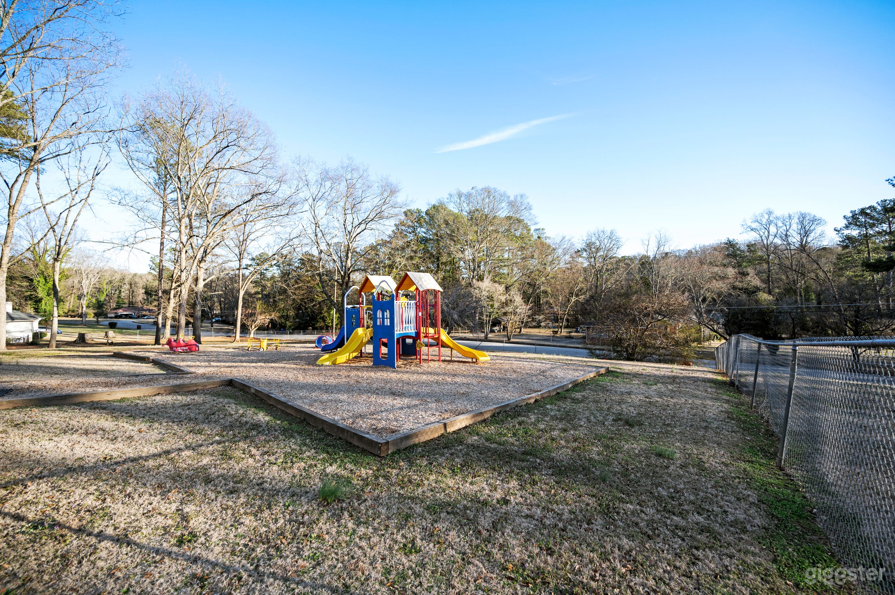 Spacious 2-Acre Venue w/ Playgrounds &amp; Kitchen Photo 3