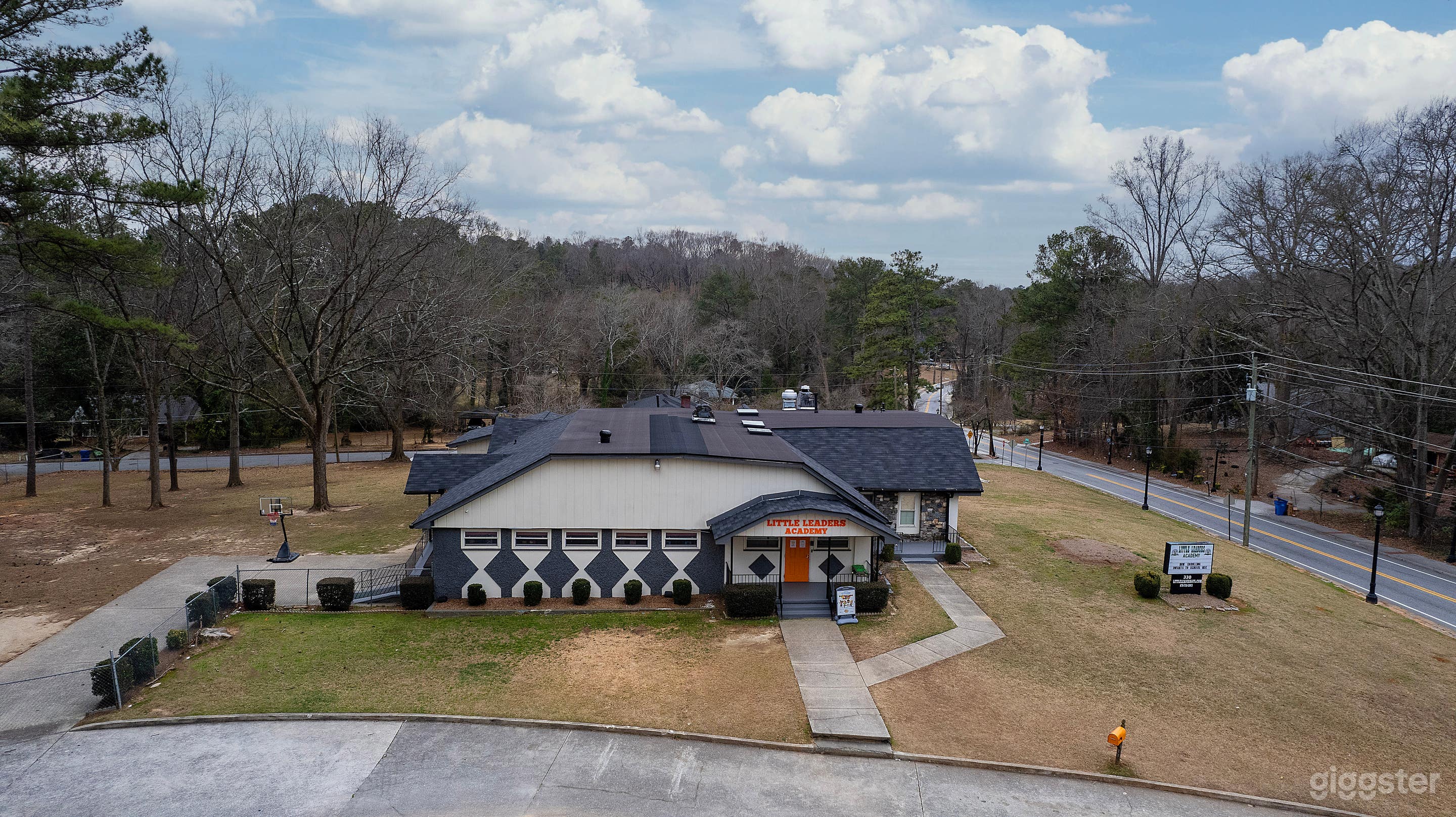 Spacious 2-Acre Venue w/ Playgrounds &amp; Kitchen Photo 1