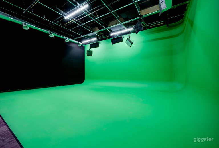  1,200 sqft Green Screen Studio w/ Drive-In Access 