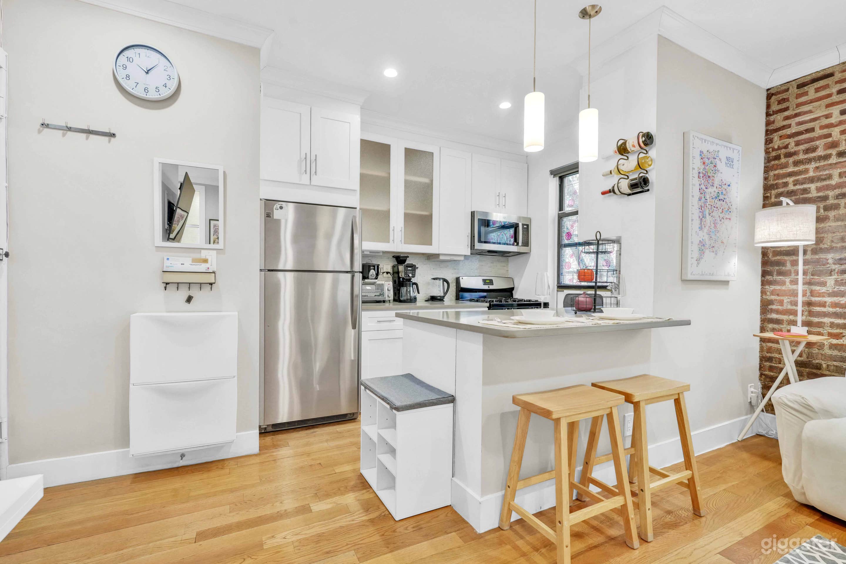 Beautiful 3-Bedroom in Astoria Ditmars Photo 1