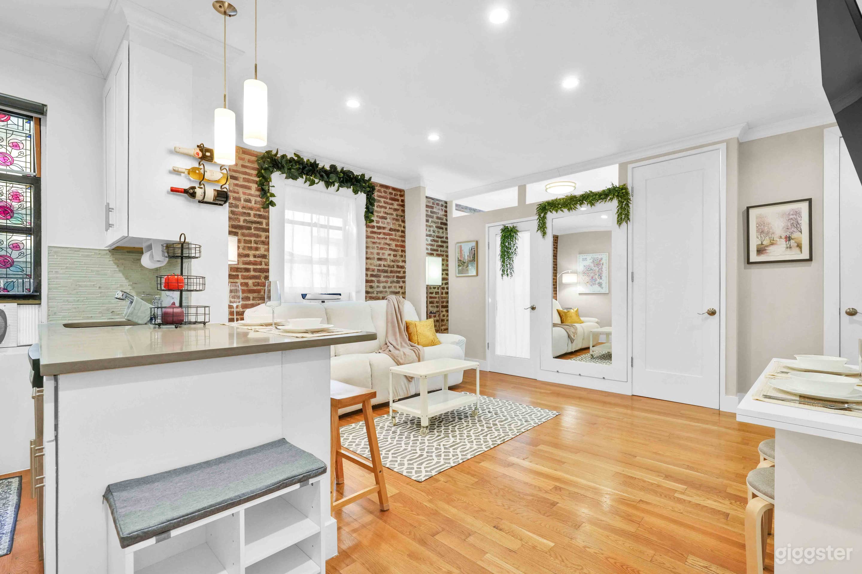 Beautiful 3-Bedroom in Astoria Ditmars Photo 2