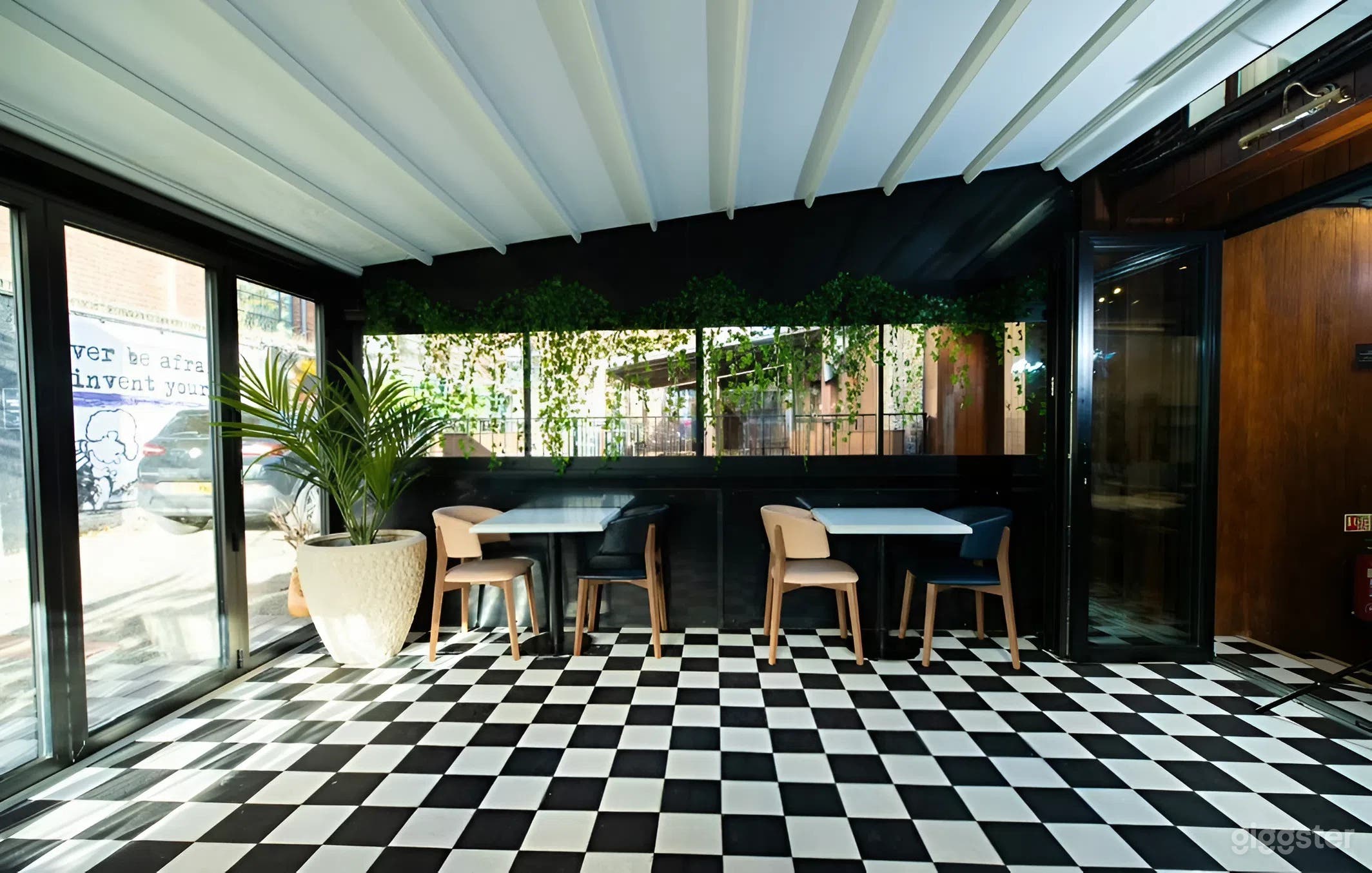 Arch 1 - Restaurant Space Photo 3