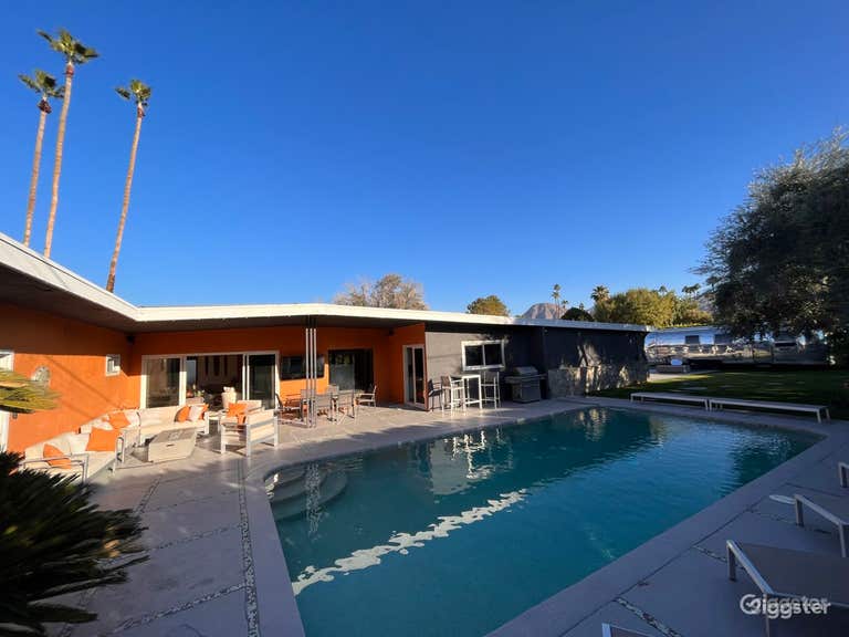  Rectangular Pool with Inviting Jacuzzi 