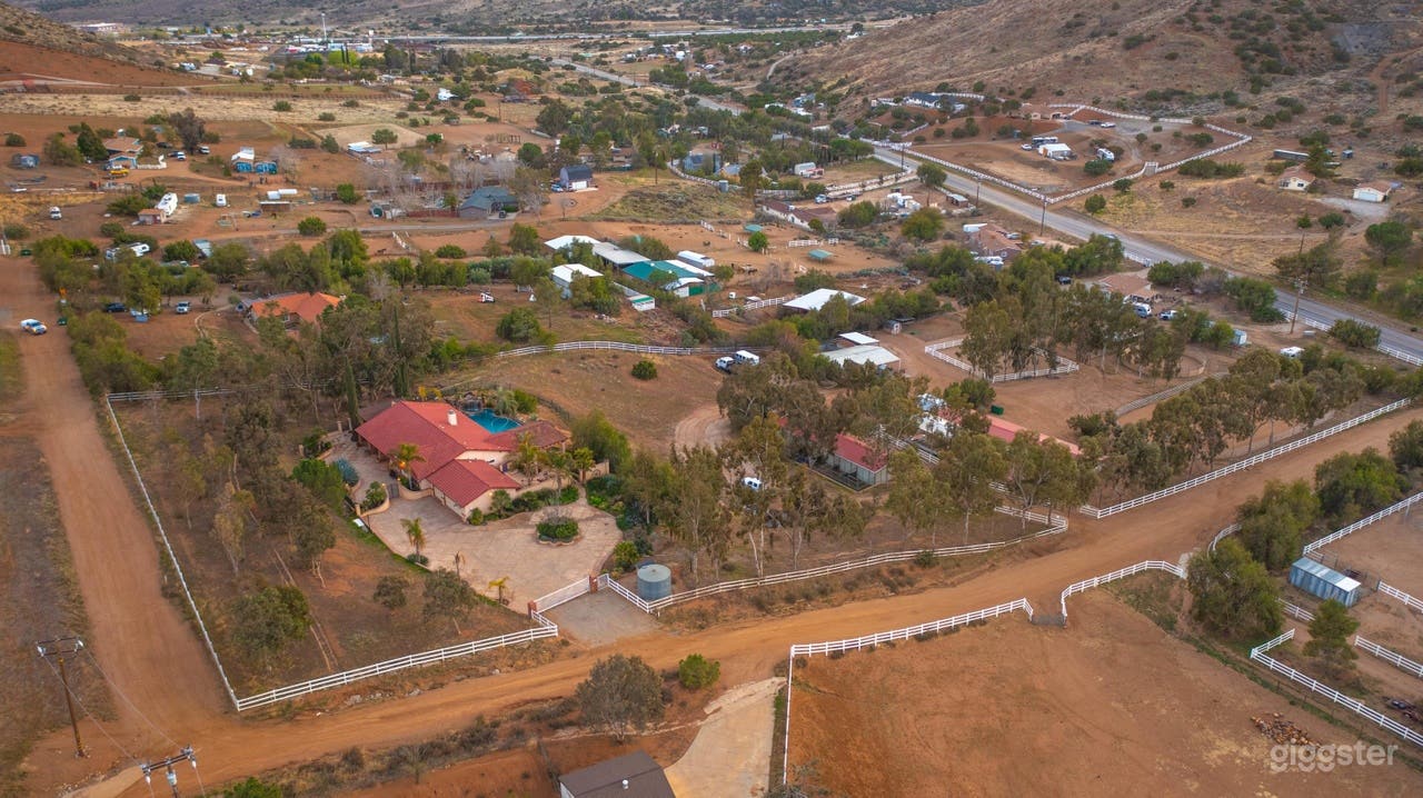 5 acre ranch 4 bedroom house with pool - RBBR Photo 3