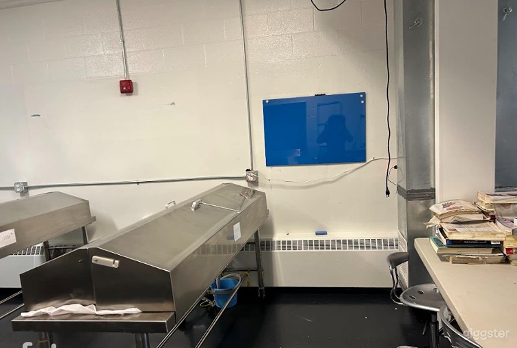 Fully Equipped Laboratory Space for Production Photo 3