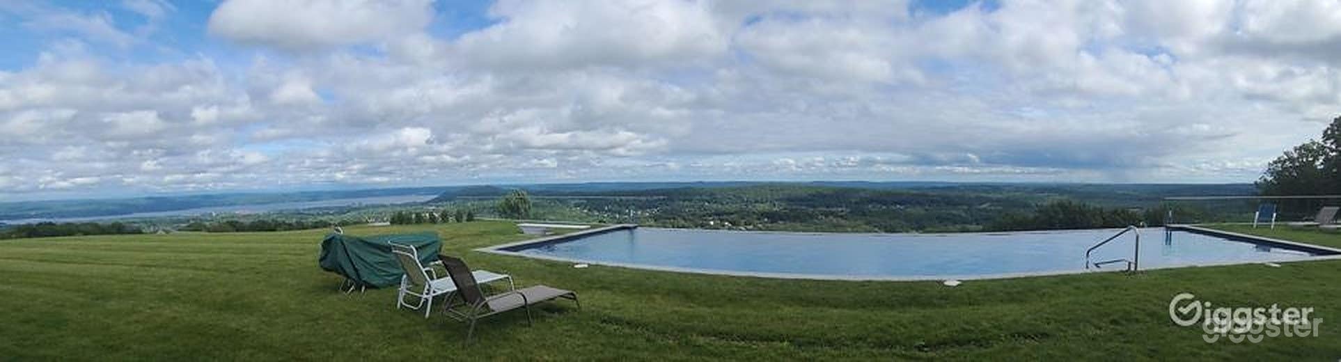 Infinity Pool and Large outdoor Looking at NYC Skyline Photo 1