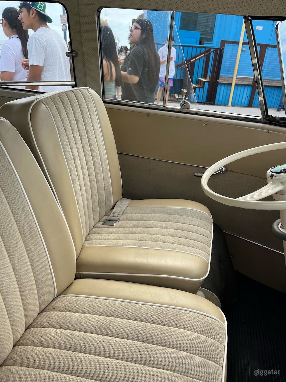 #76,070 Classic VW Bus Automatic Photo 3