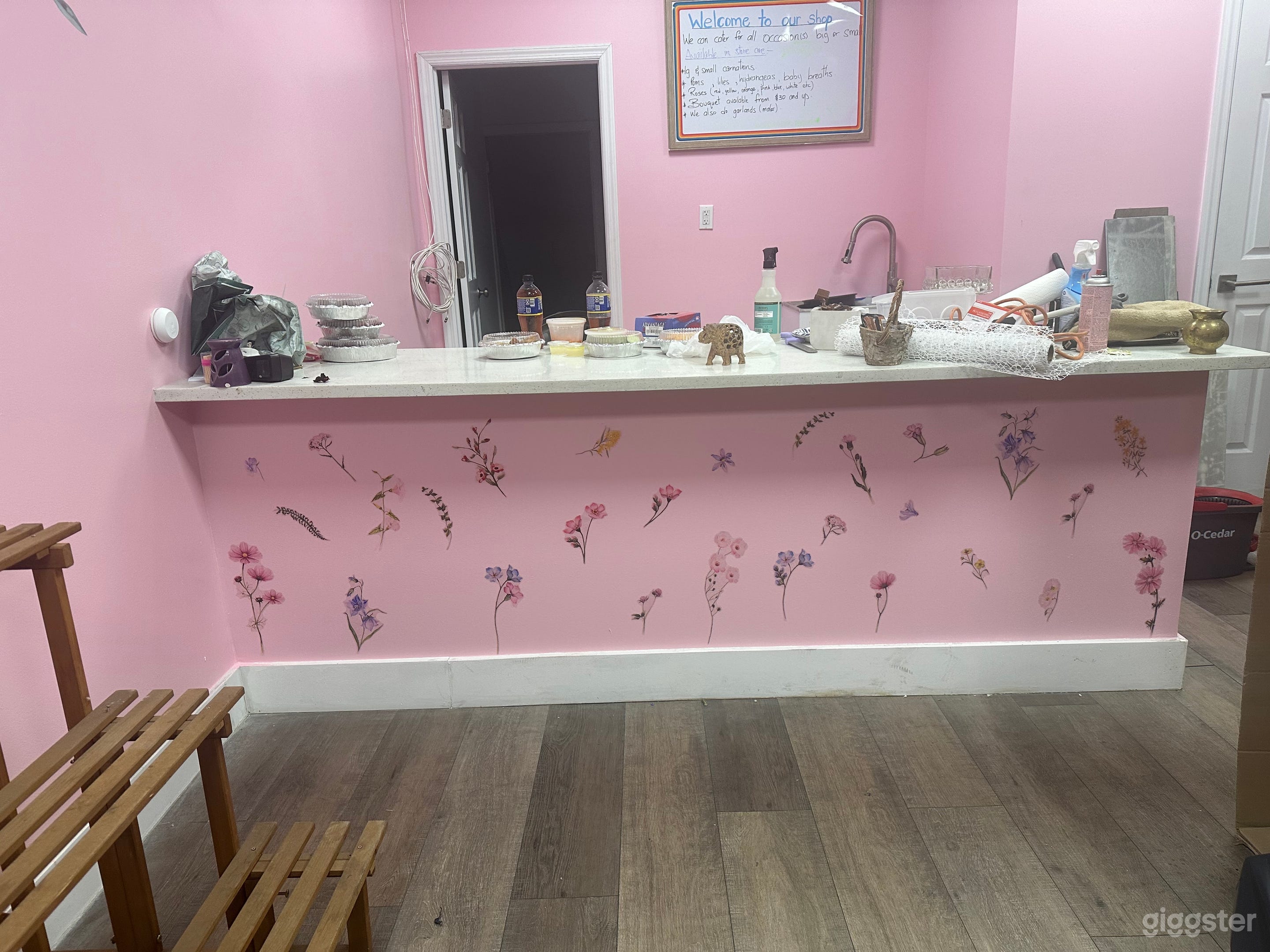 Charming Flower Shop Photo 1