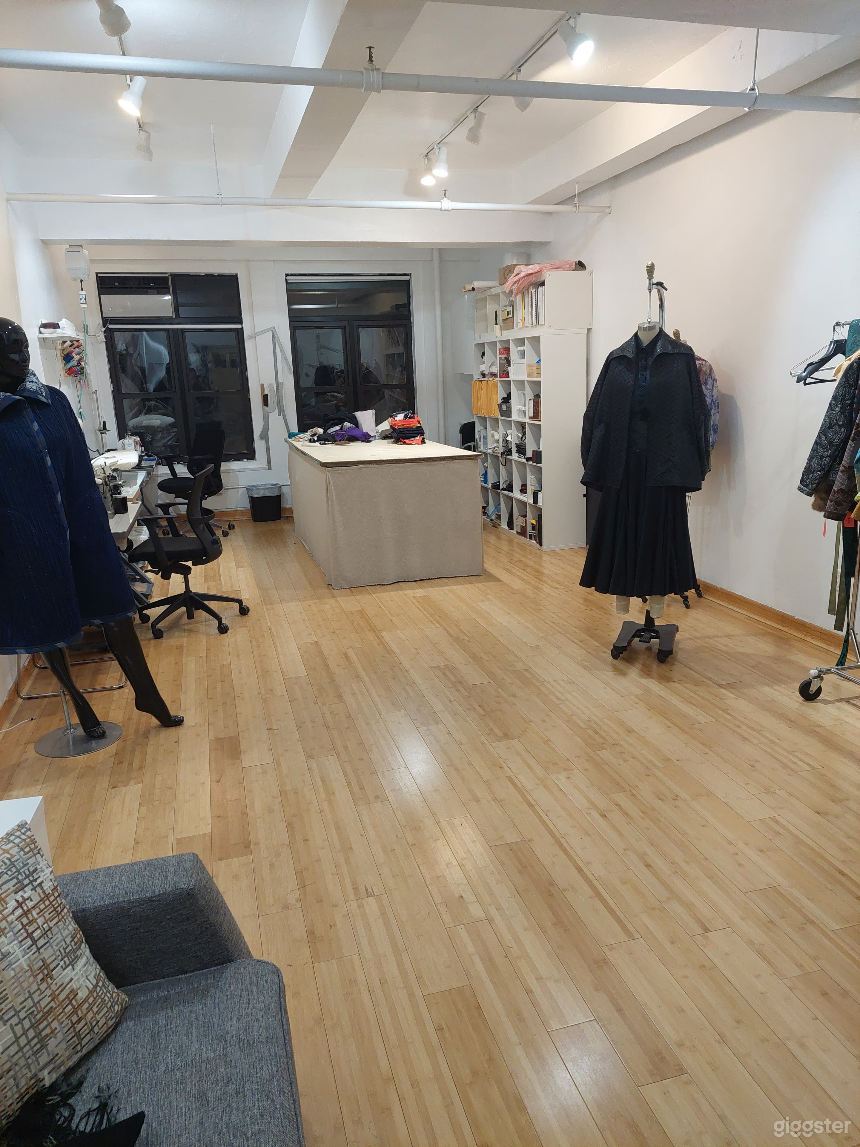 SEWING AND DESIGNER STUDIO FOR RENT Photo 3