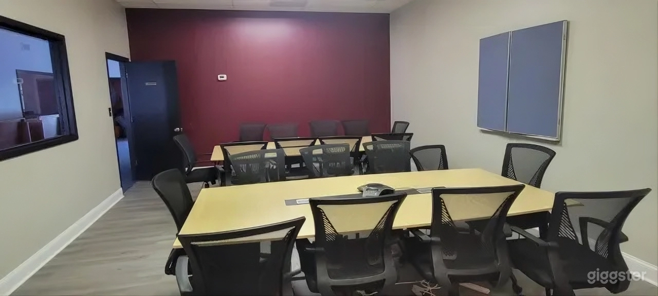 Modern Private Conference & Training Room Photo 2