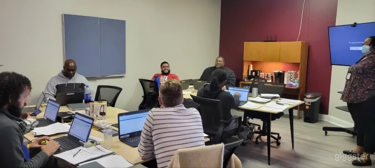 Modern Private Conference & Training Room Photo 4