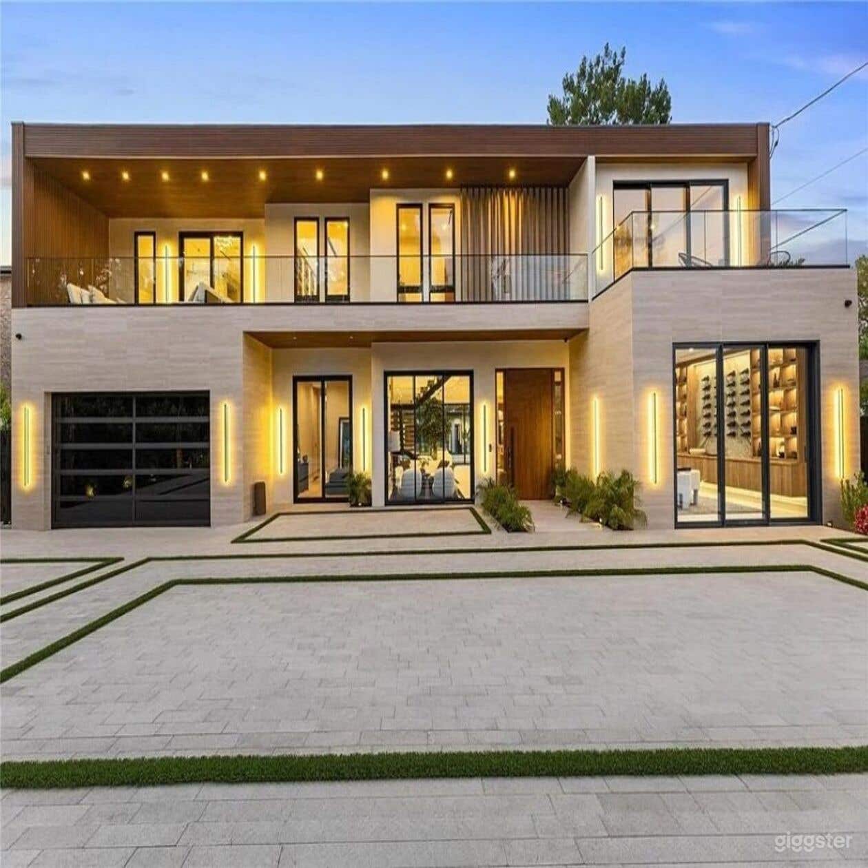 Expansive Modern Estate with Pool, Theater &amp; Luxe Interiors Photo 1