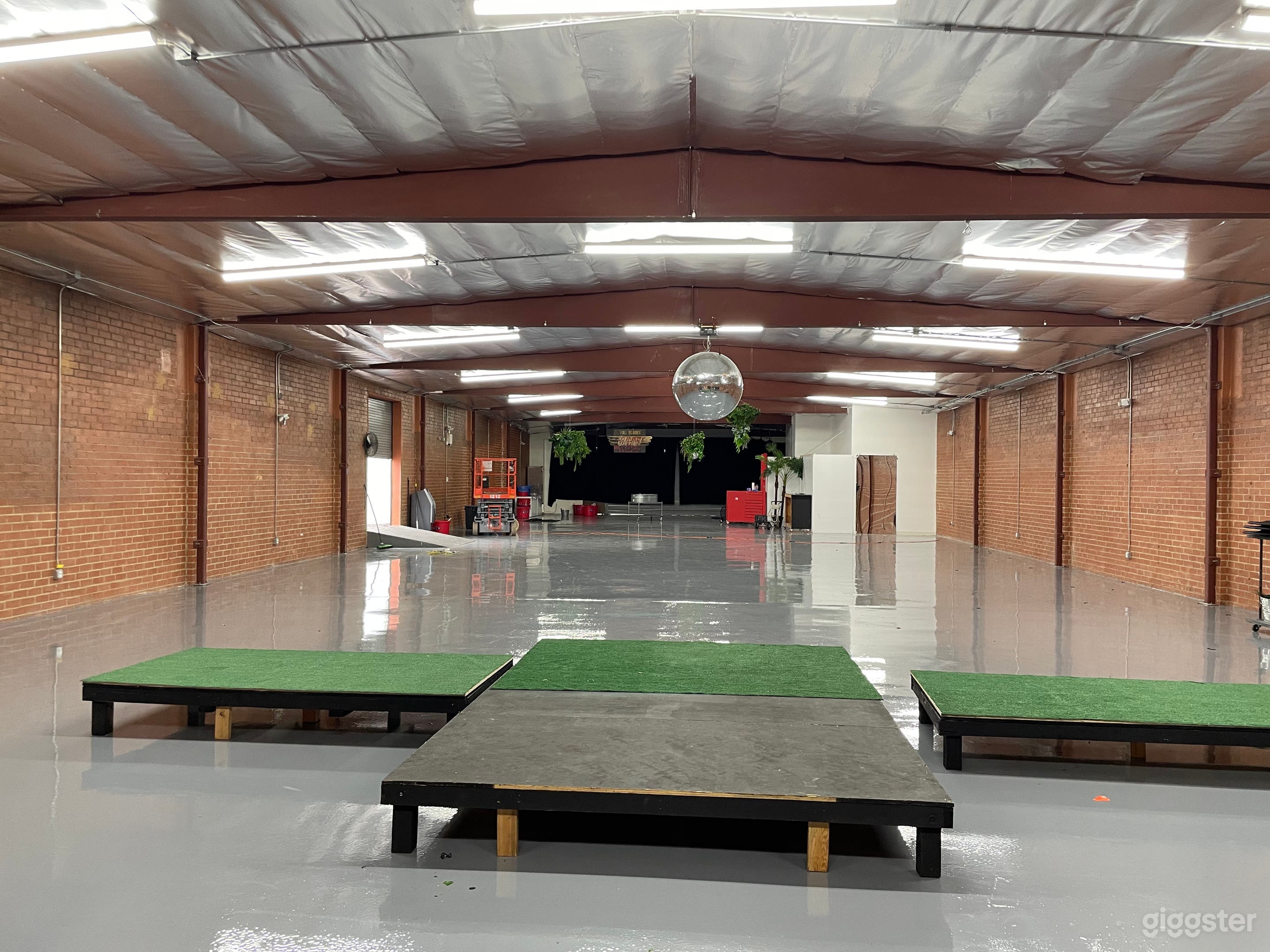 Massive Entertainment Venue Near USC Photo 1