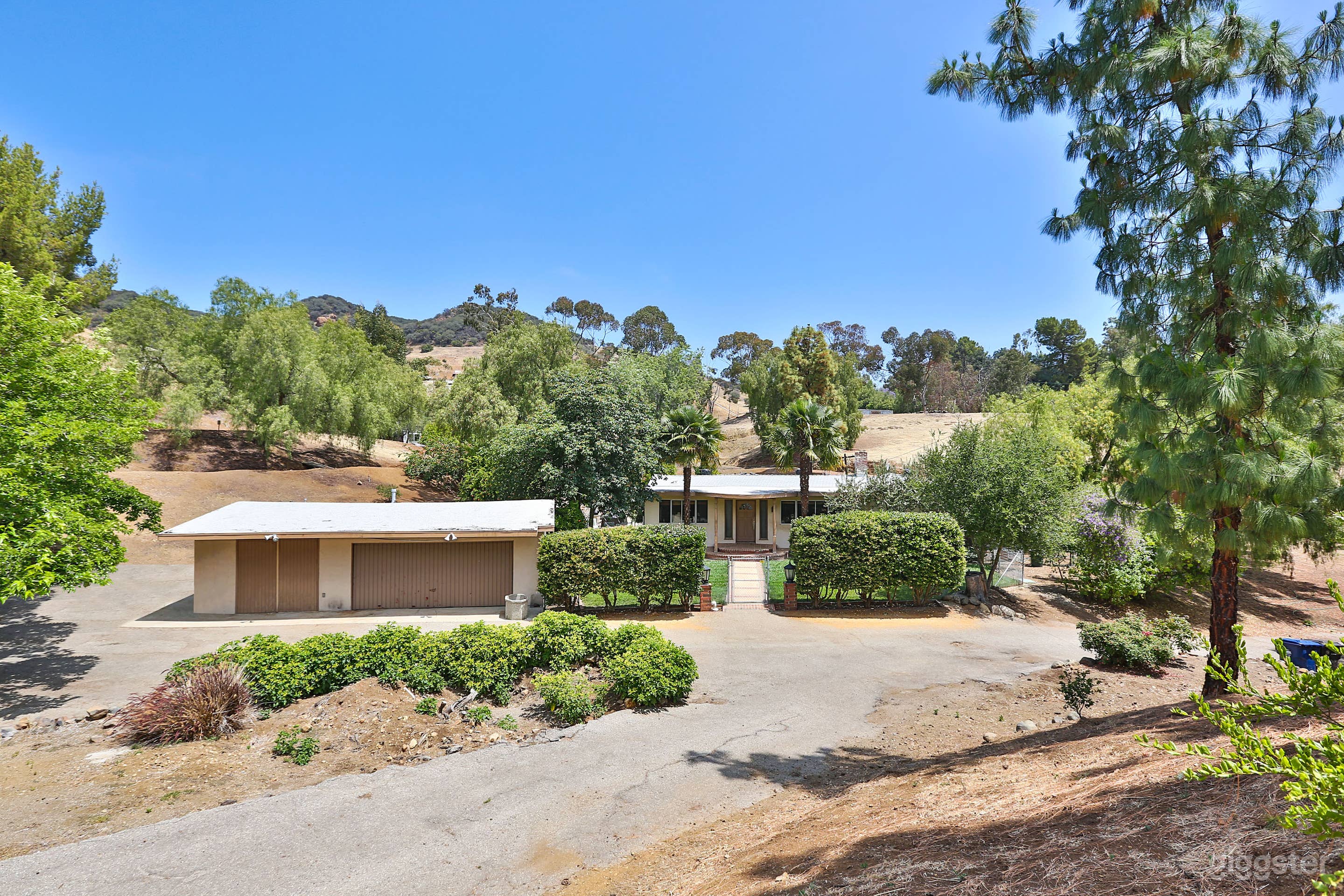 Country ranch house- west Malibu mountains Photo 2