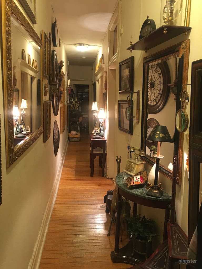  Elegant Classic Victorian Apartment 