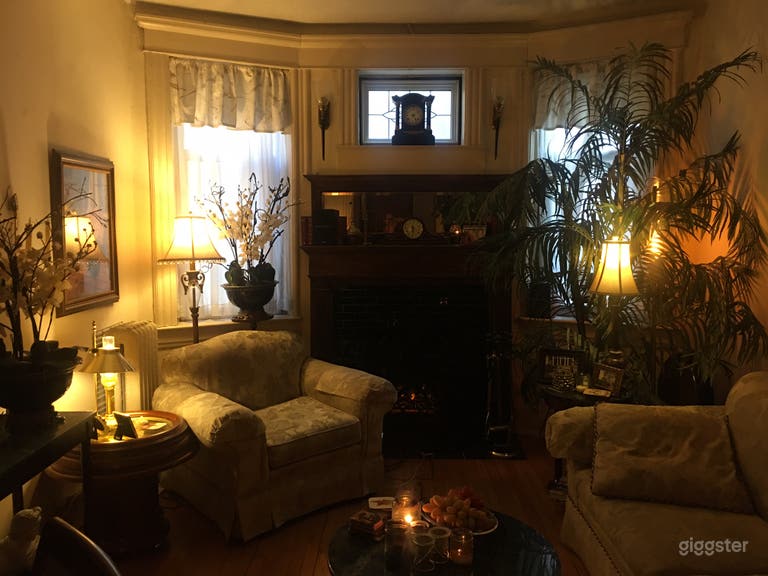  Elegant Classic Victorian Apartment 