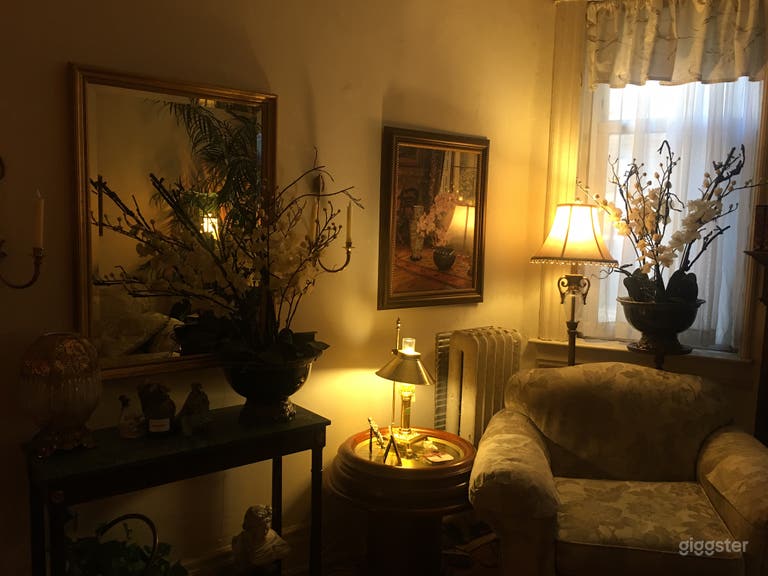  Elegant Classic Victorian Apartment 