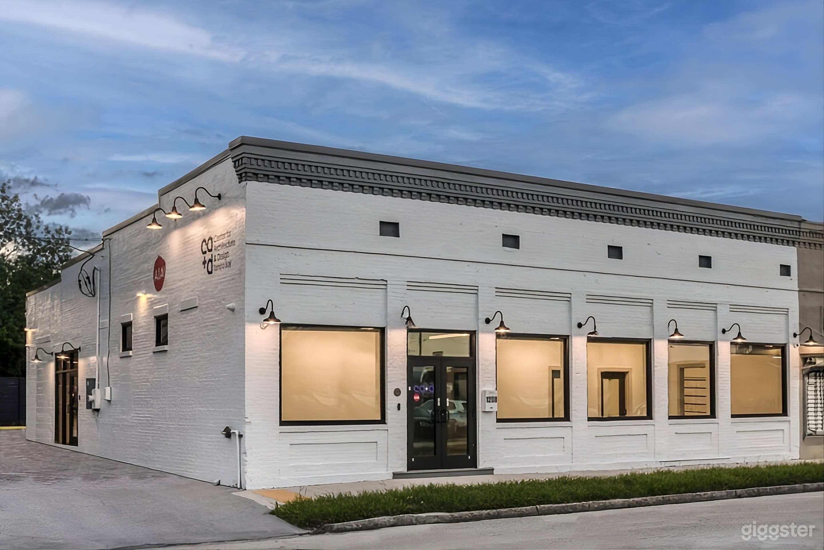 Historic Downtown Tampa Open Concept Event Space Photo 4