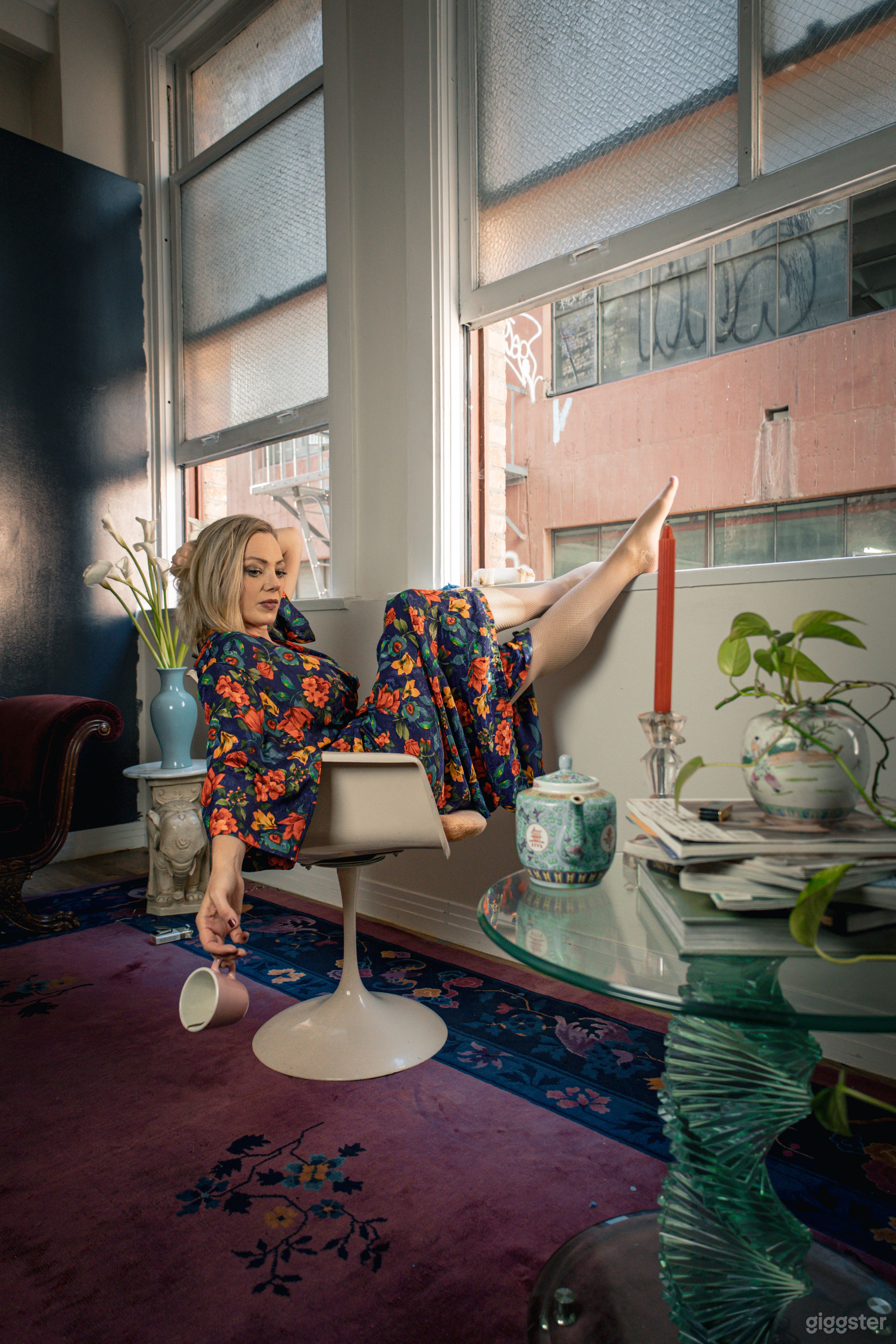 Parisian Art Deco Designer Apartment/ Boudoir w/ Fire Escape Photo 4