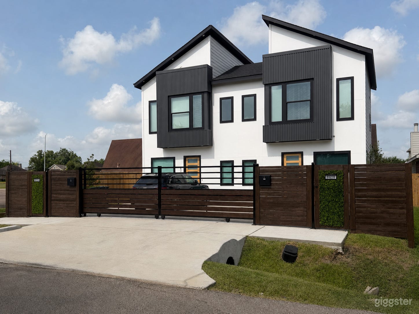 Modern Luxury Houston Home | Production, Events & Meetings Photo 1