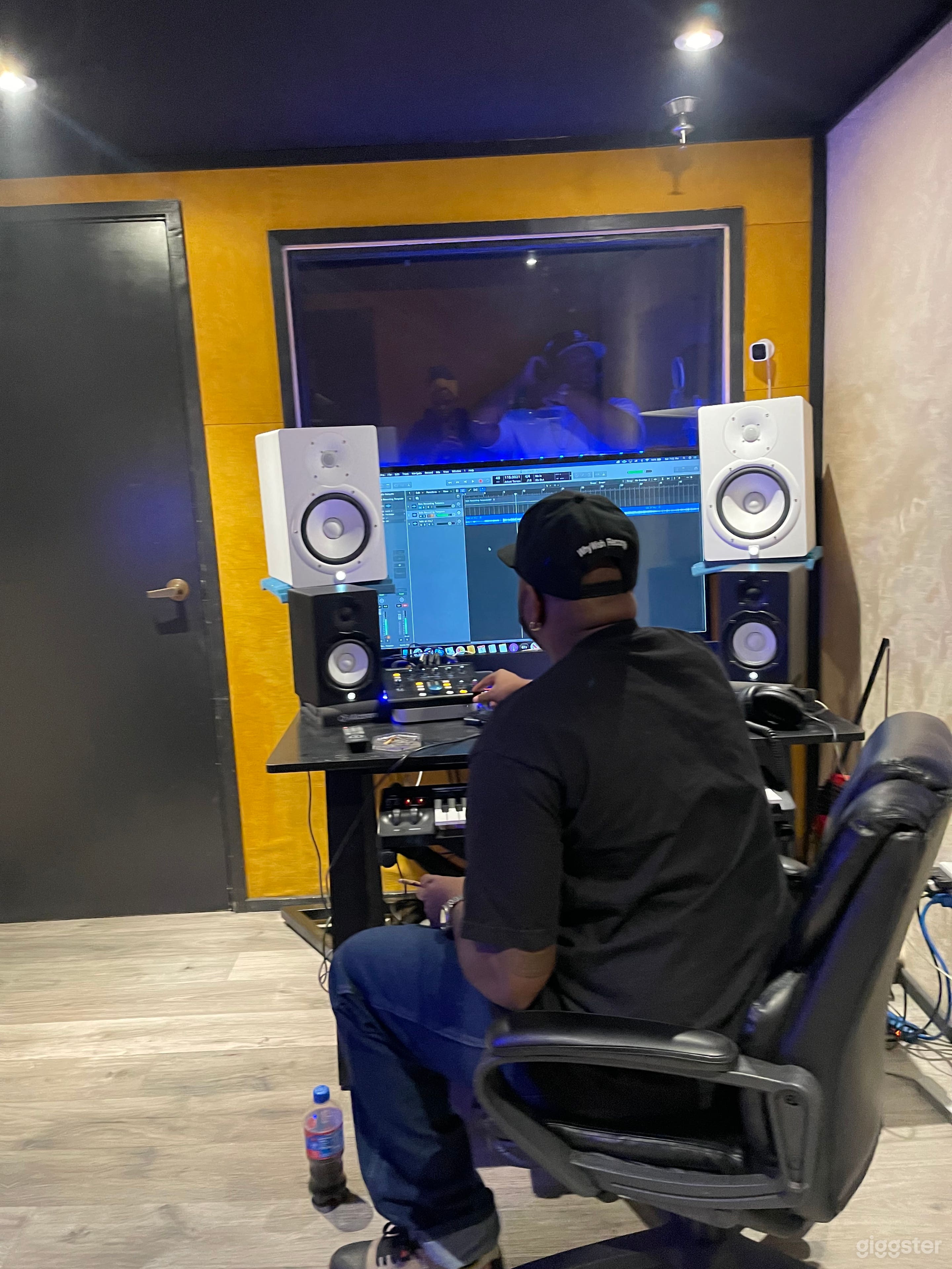 Functional Studio with Control Room in Los Angeles Photo 1