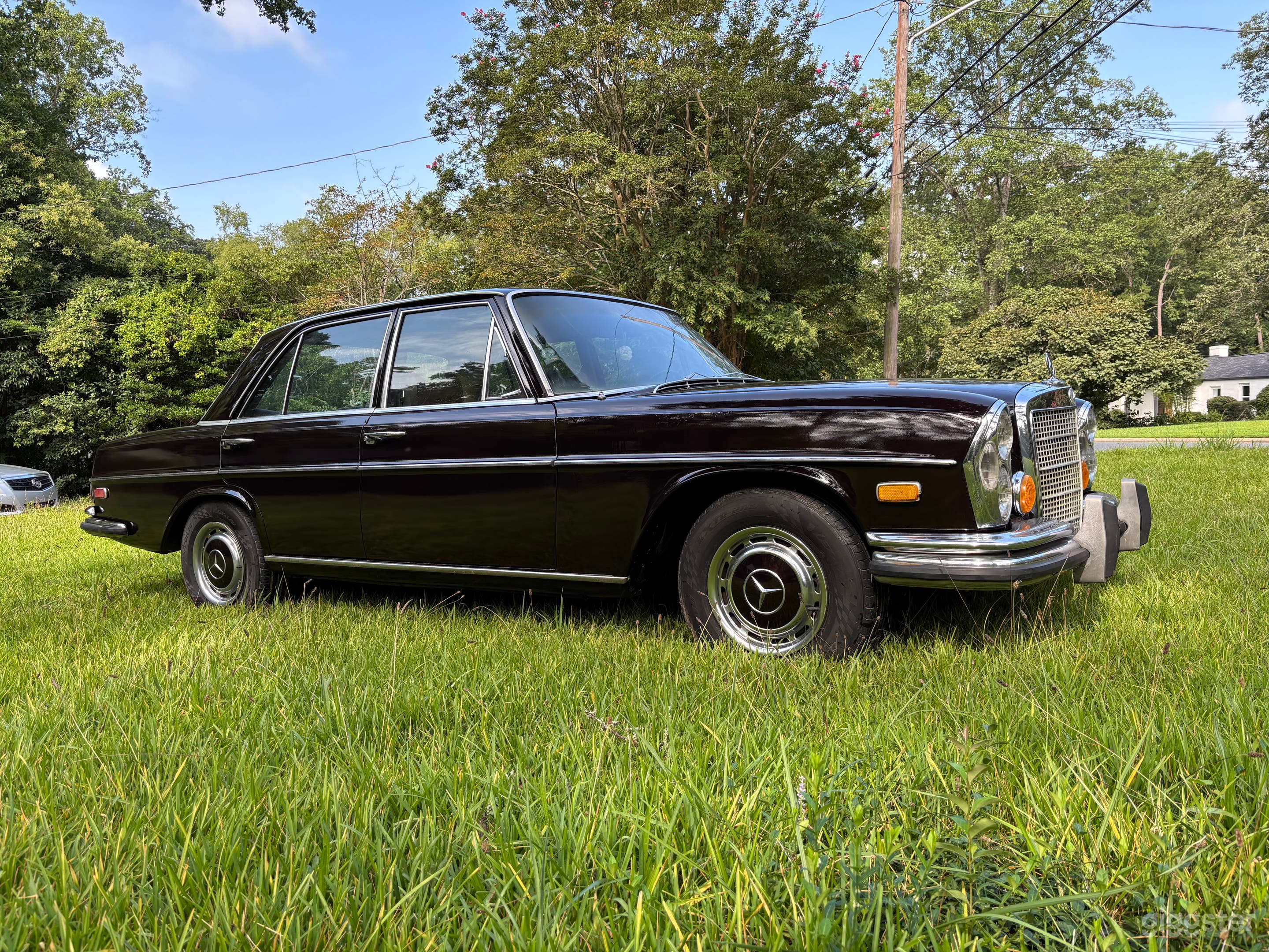 Vintage Classic Style Mercedes-Benz Photo 2