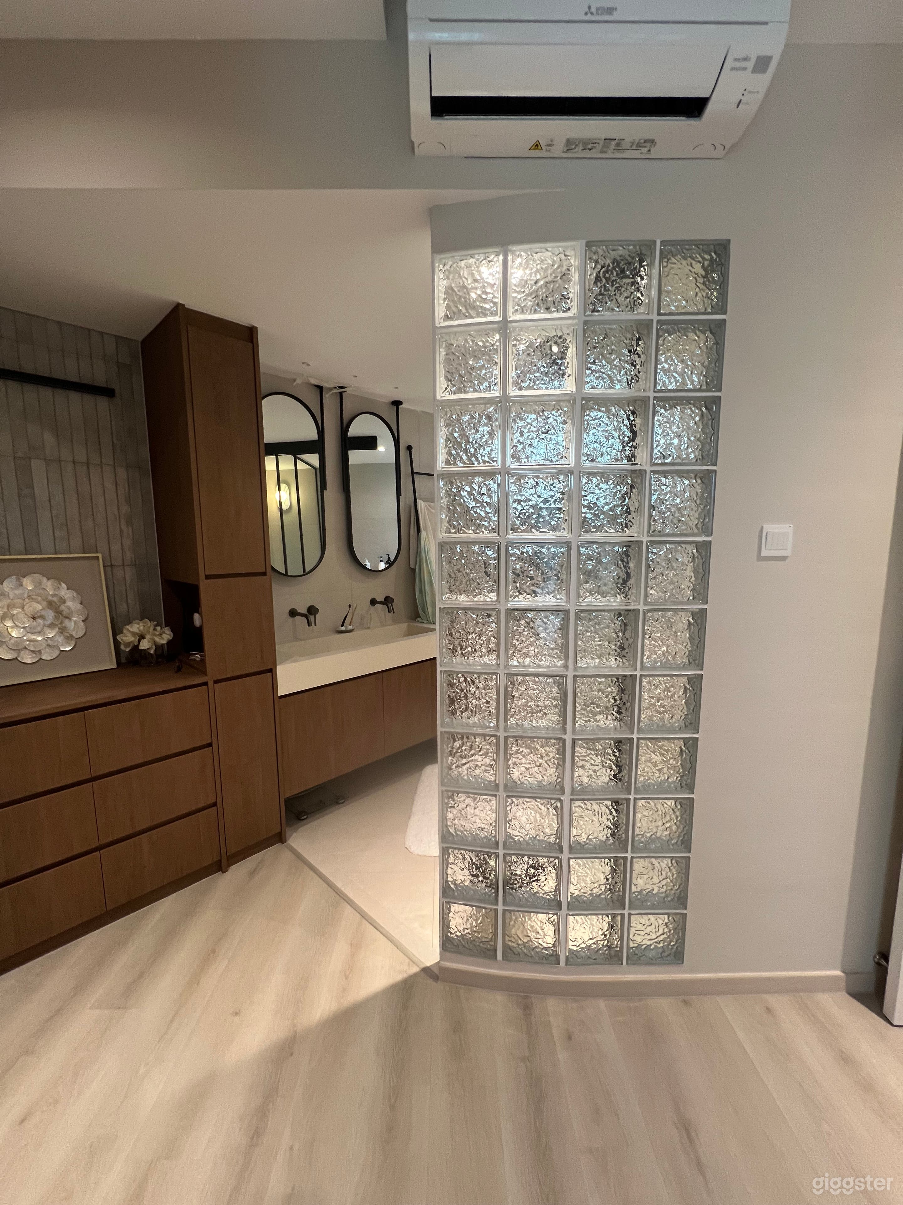 modern scandinavian apartment perfect for vlog/interview Photo 4