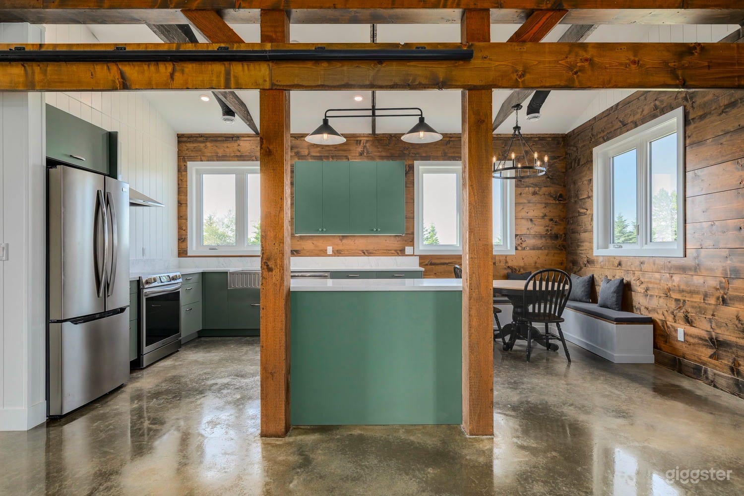 Converted Barn. Rustic elegance. Cowboy chic. Posh country. Photo 3