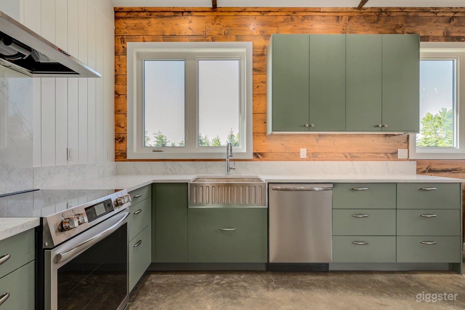 Converted Barn. Rustic elegance. Cowboy chic. Posh country. Photo 4