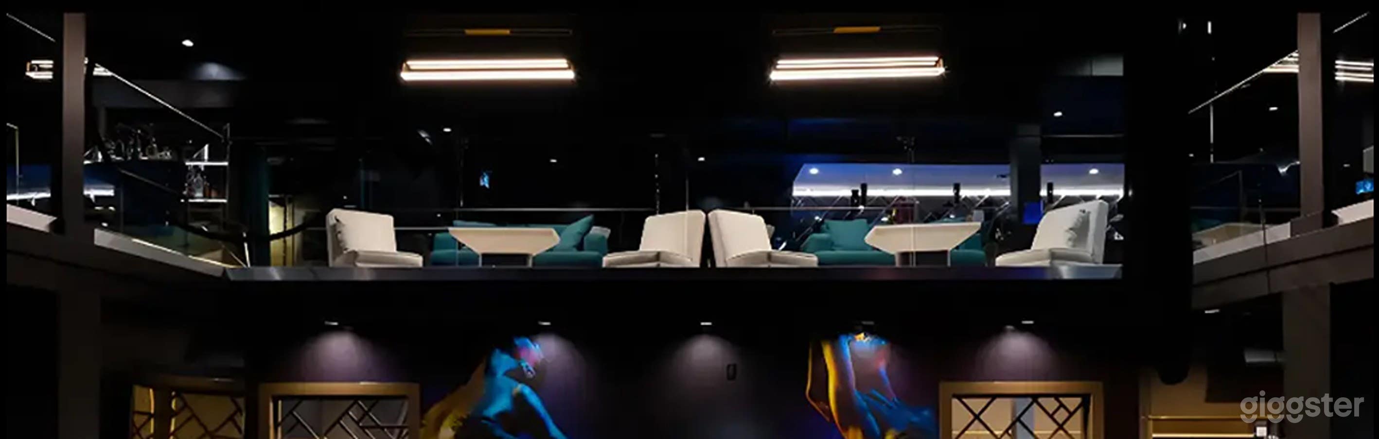 Upper Mezzanine Lounge Photo 4