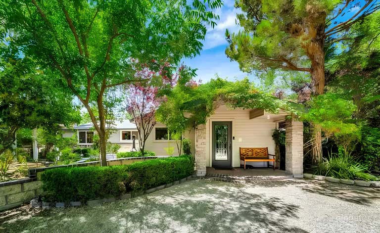  Secret Garden in the Heart of Palmdale 