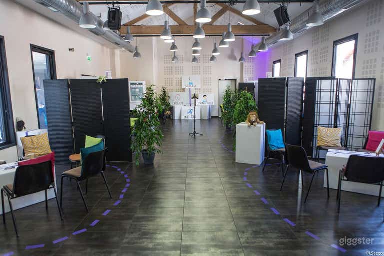  LARGE MODERN VENUE IN PARIS 