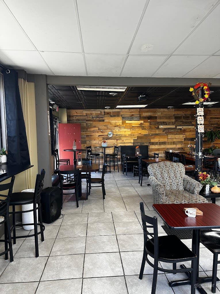  Cozy Urban Coffee Shop Indoor & Outdoor Space 