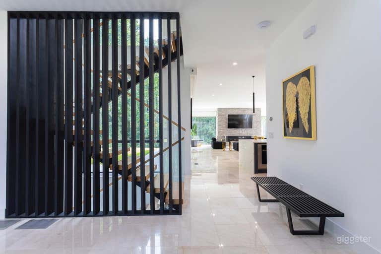  Lyfetstyle Mansion in the Heart of Buckhead 