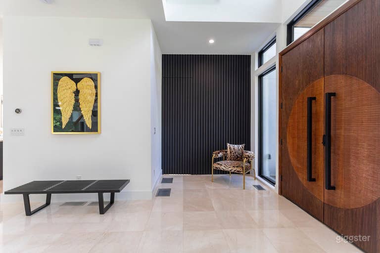  Lyfetstyle Mansion in the Heart of Buckhead 