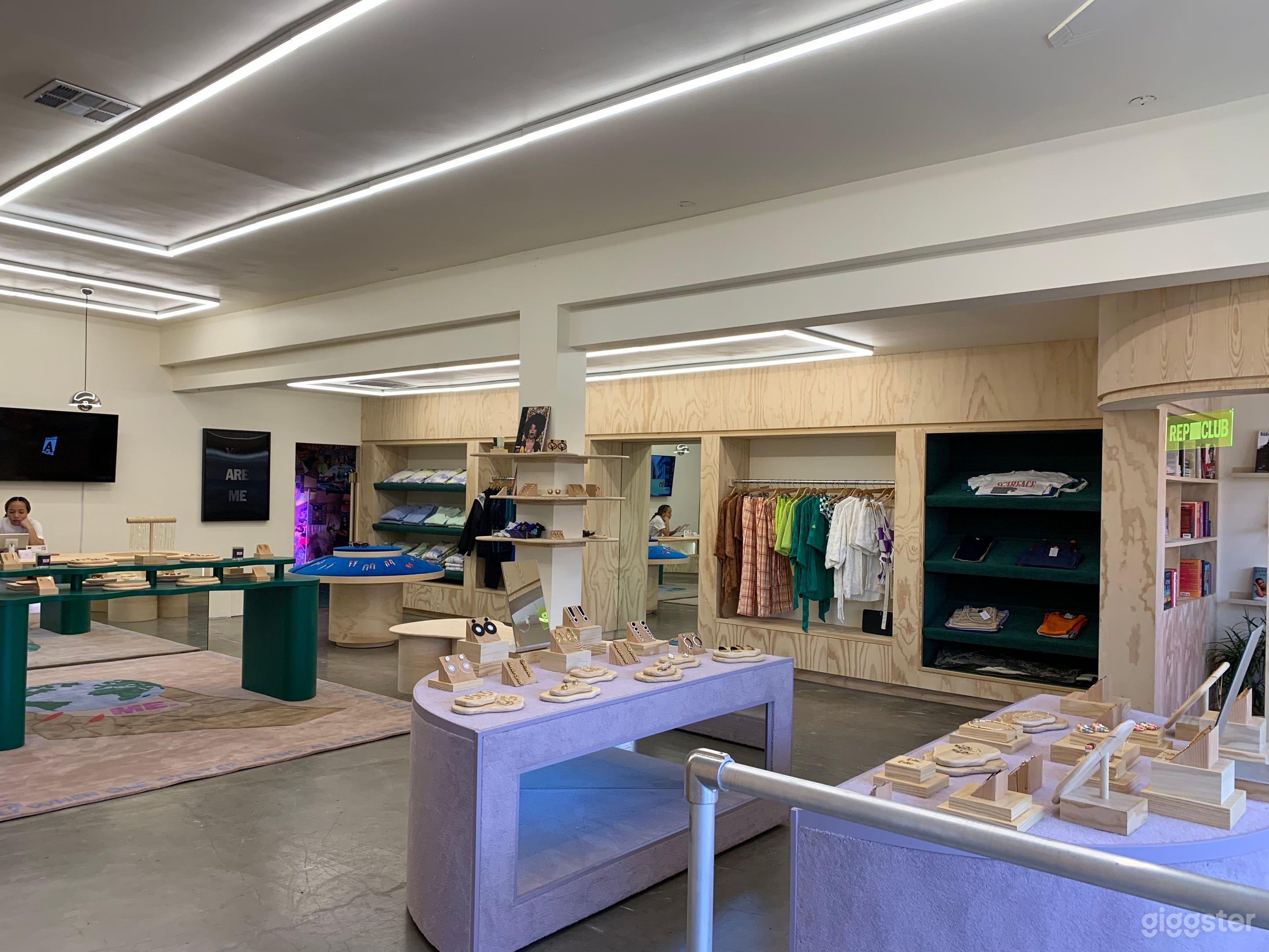 Large Retail Storefront/Commercial Event Space Photo 3