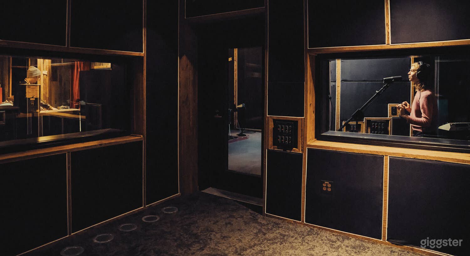 STUDIO B World Class Recording Studios Photo 3